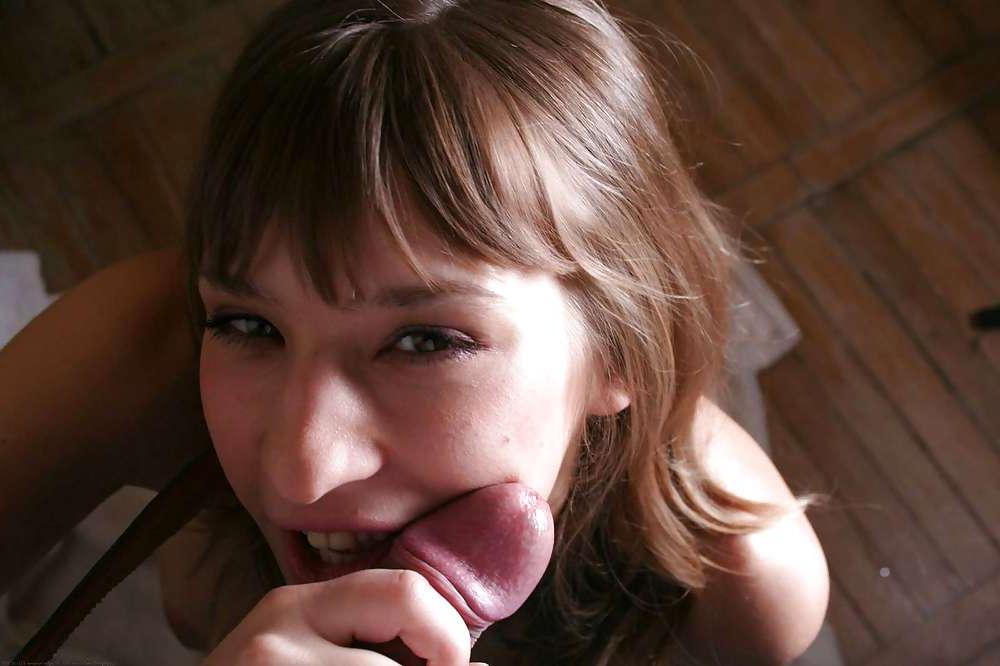 22P Sexy Pam Giving Head