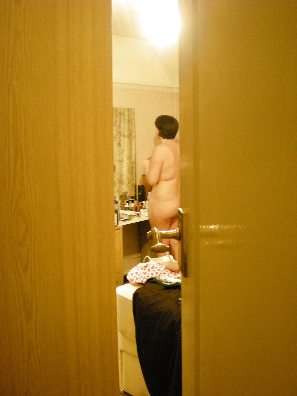 11P My wore holly naked in the mirror