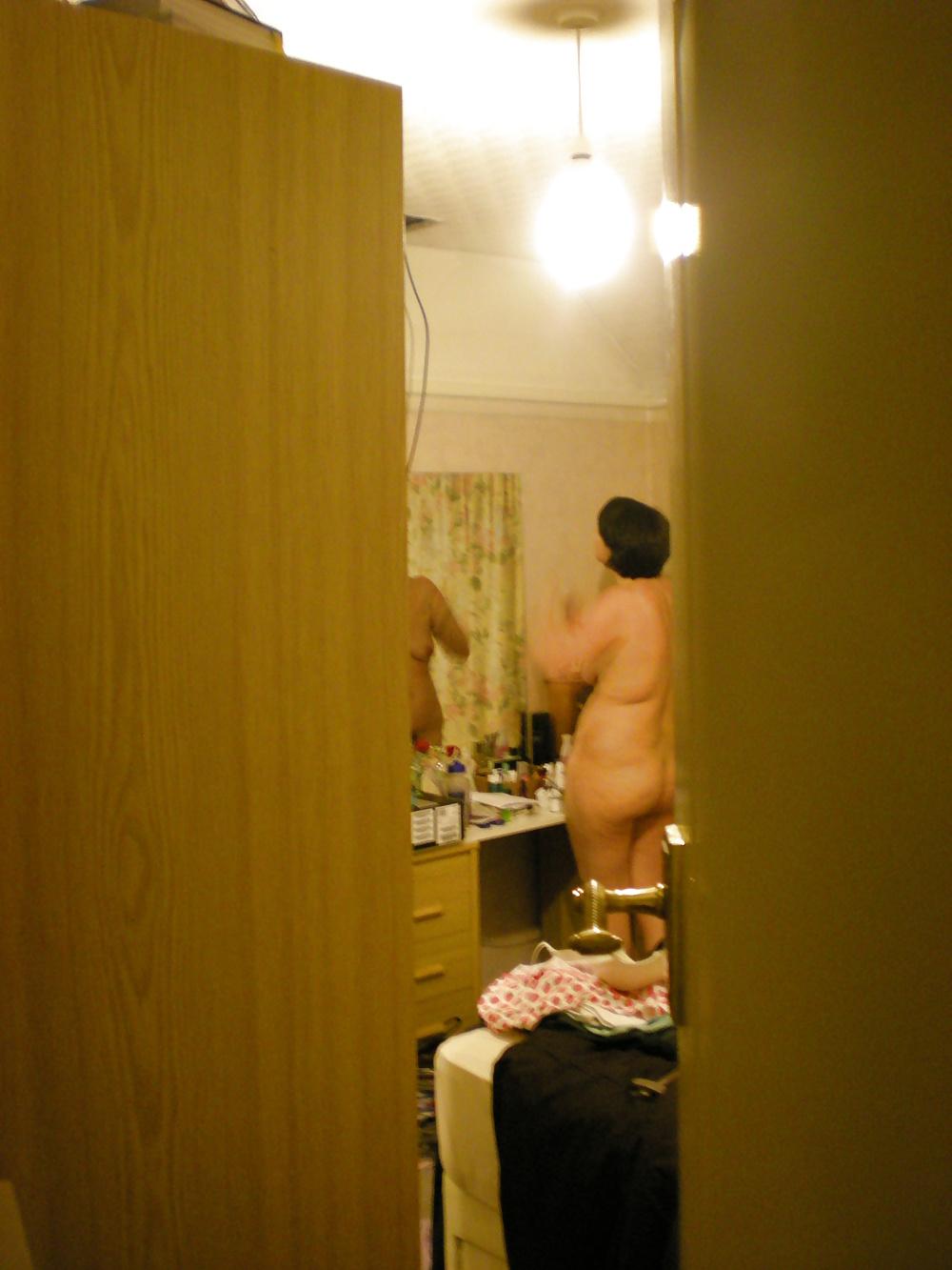 11P My wore holly naked in the mirror