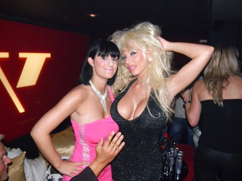 25P Cindy: Fake Tit Bimbo