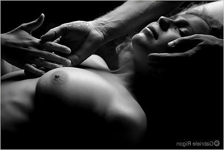 25P XES SENSUAL, SEXUAL, EROTIC LADIES N MEN PLAY SEX B&W