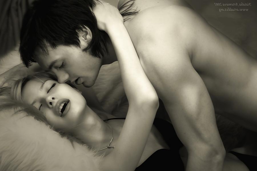 25P XES SENSUAL, SEXUAL, EROTIC LADIES N MEN PLAY SEX B&W