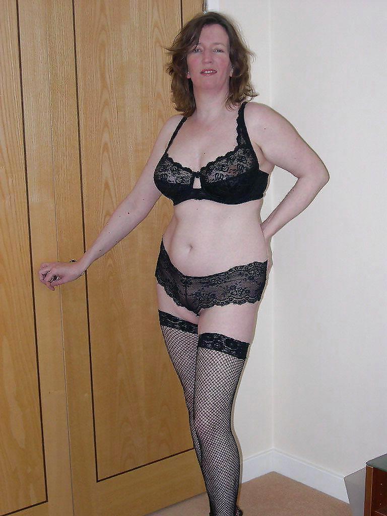 17P Curvy mature