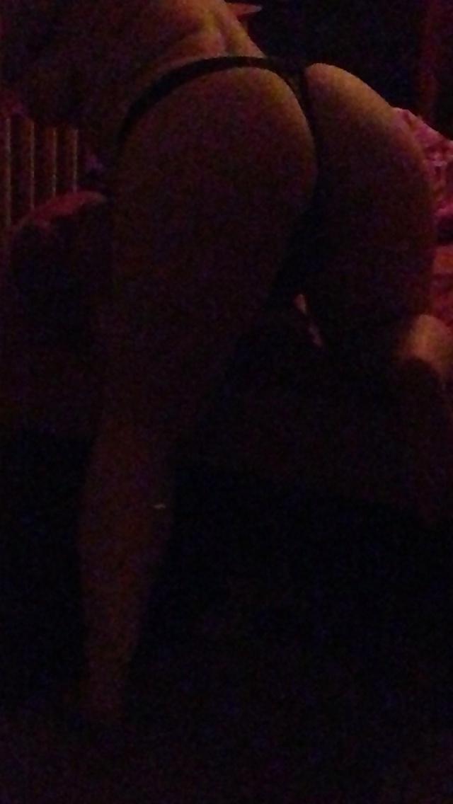 5P Ass in the mirror!