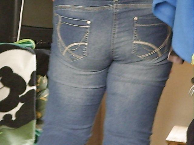 19P Farting in her jeans