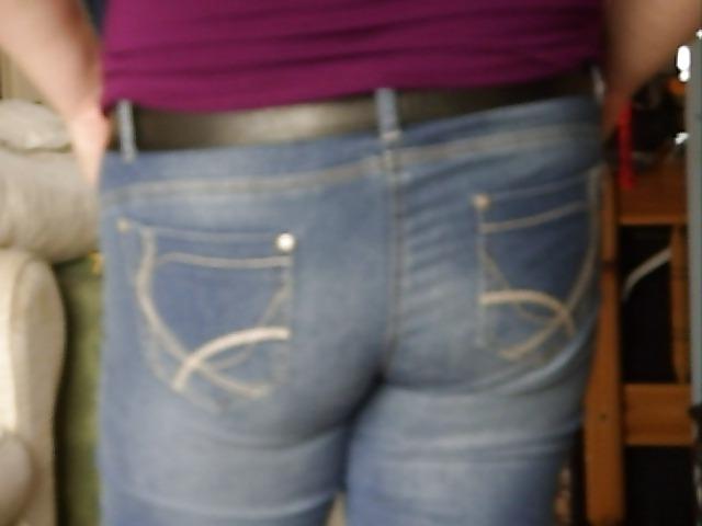 19P Farting in her jeans