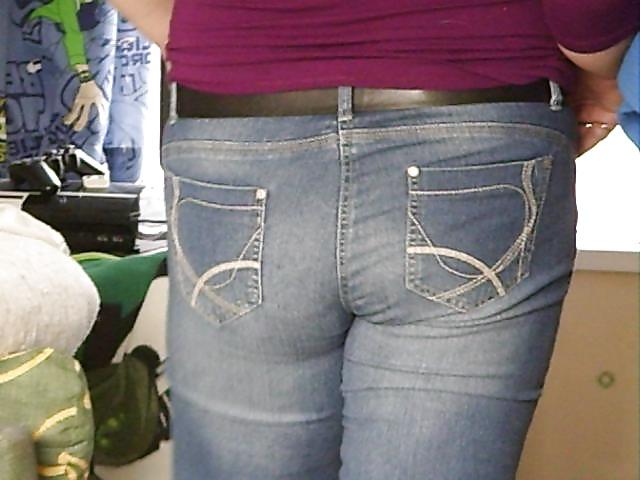 19P Farting in her jeans
