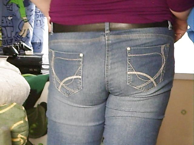 19P Farting in her jeans