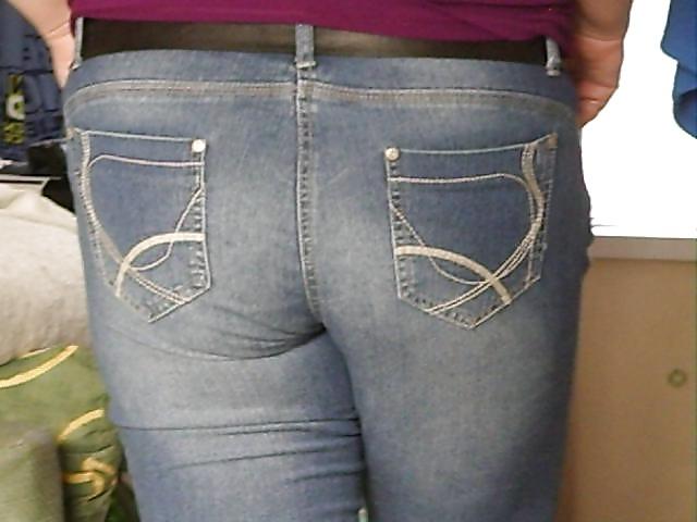 19P Farting in her jeans
