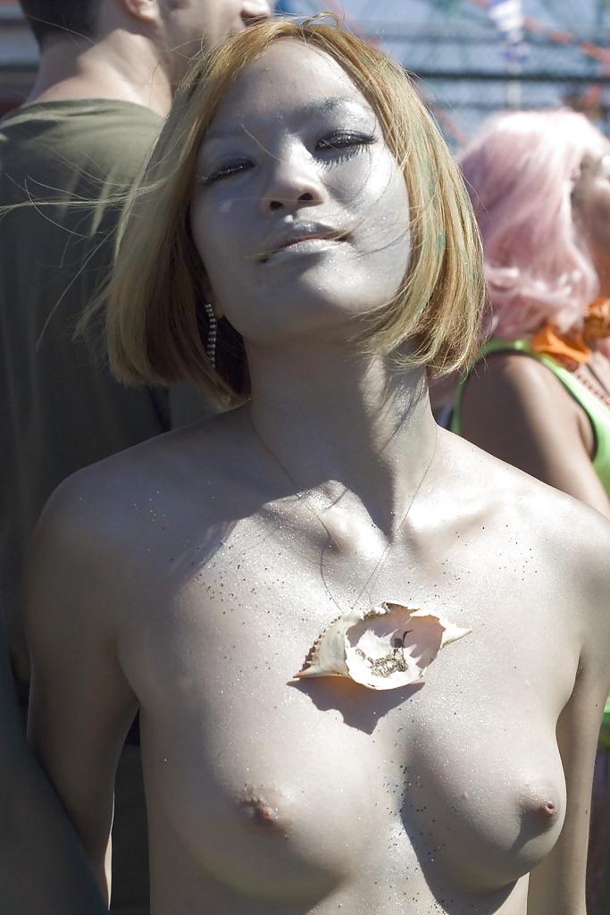 18P Painted Outdoor Public Nudity