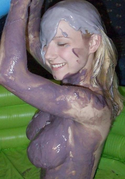18P Painted Outdoor Public Nudity