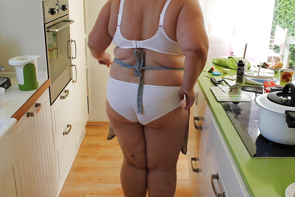 13P Fat german wife.