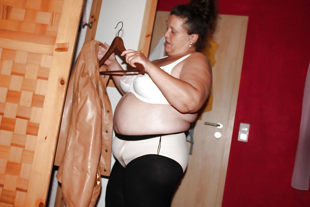 13P Fat german wife.