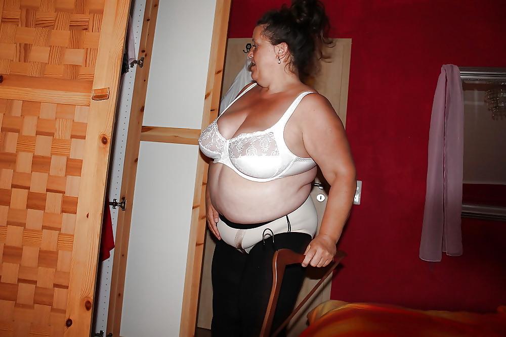 13P Fat german wife.