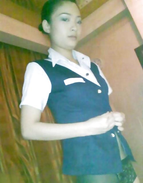 25P Chinese air hostess exposed