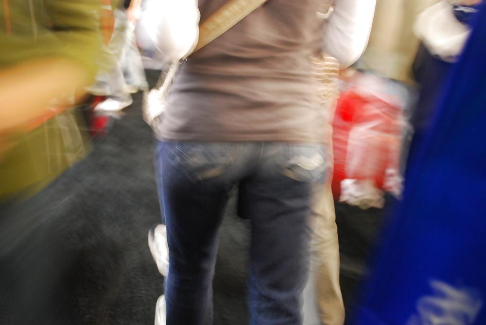 25P Teens in tight jeans 01