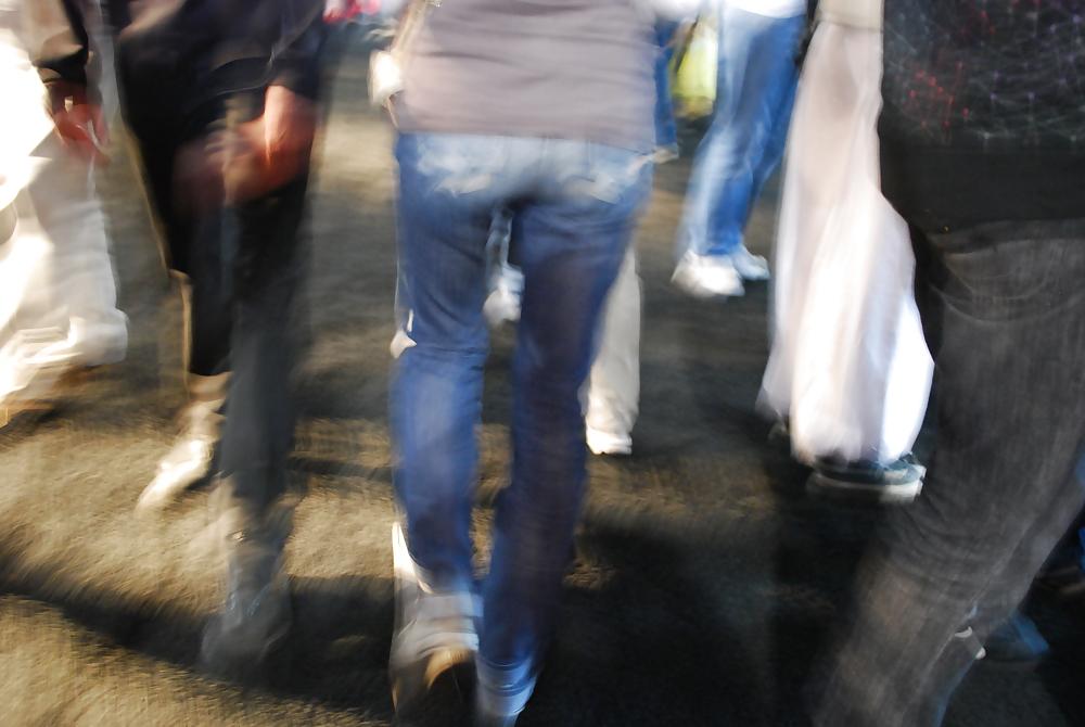 25P Teens in tight jeans 01