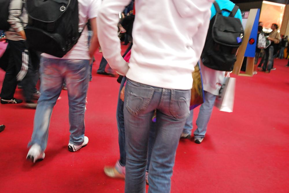 25P Teens in tight jeans 01