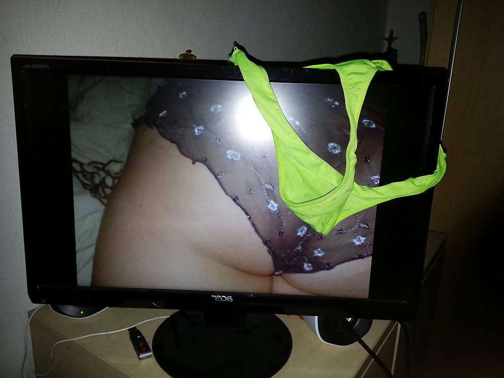 15P Nicoles Neon Thong