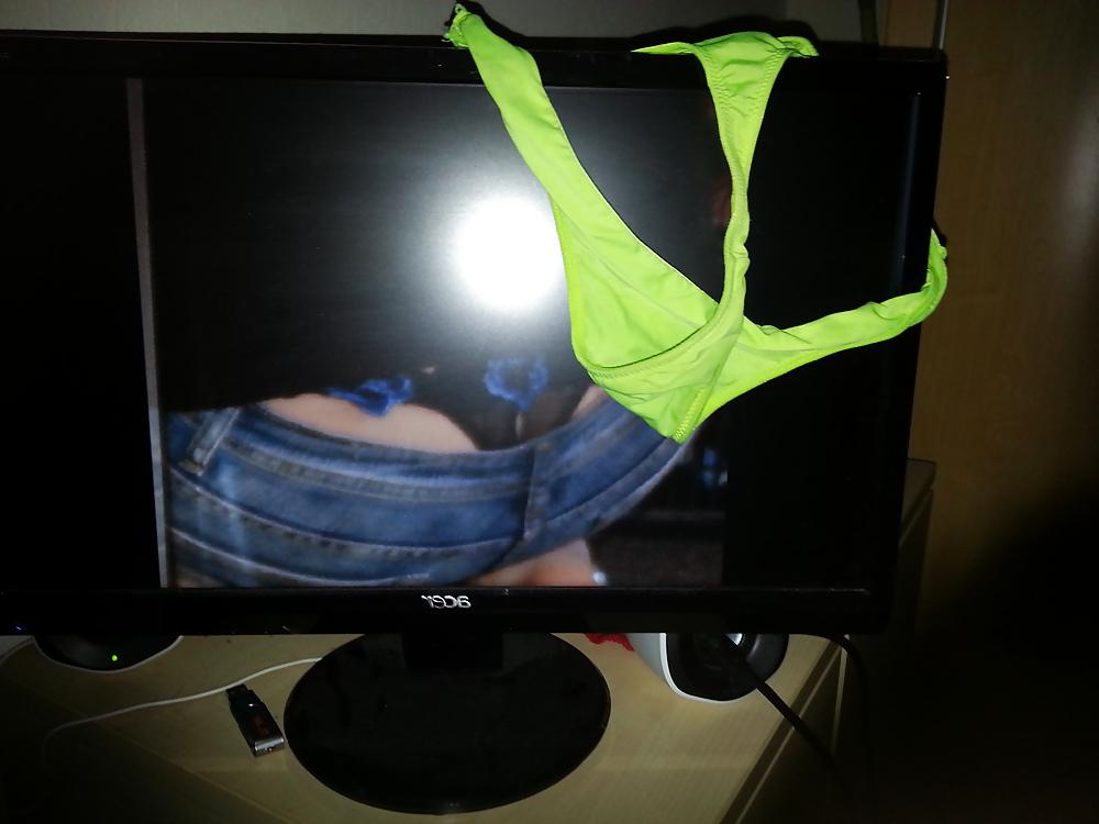 15P Nicoles Neon Thong