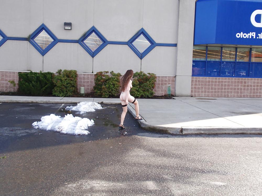 10P OohlalaXXX Public Nudity