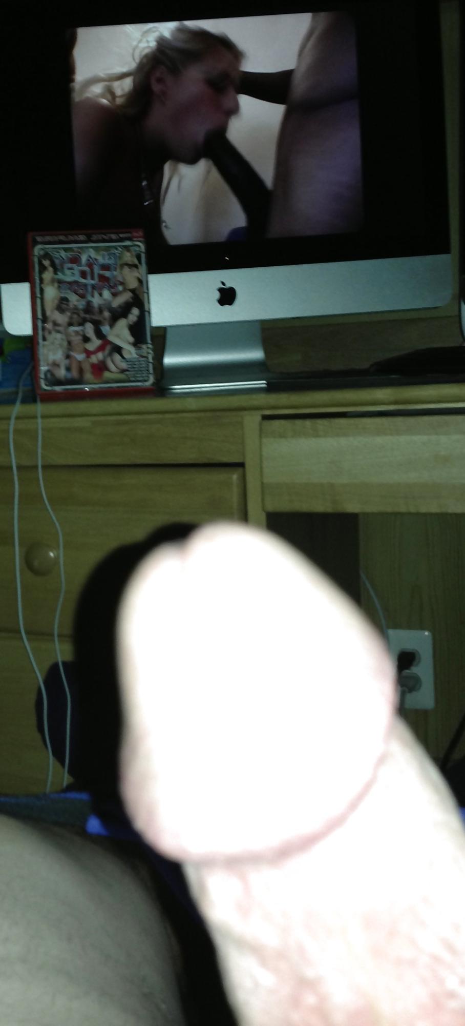 25P Jerking off to Black Pipe Layers 