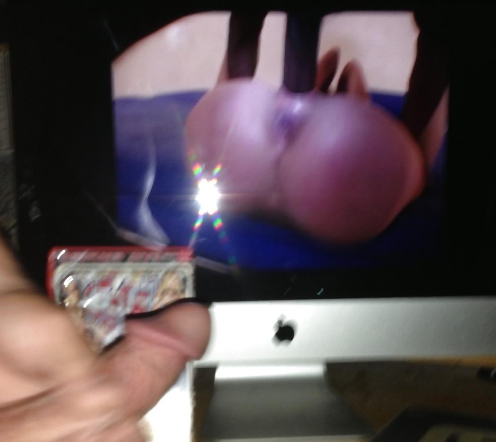 25P Jerking off to Black Pipe Layers 