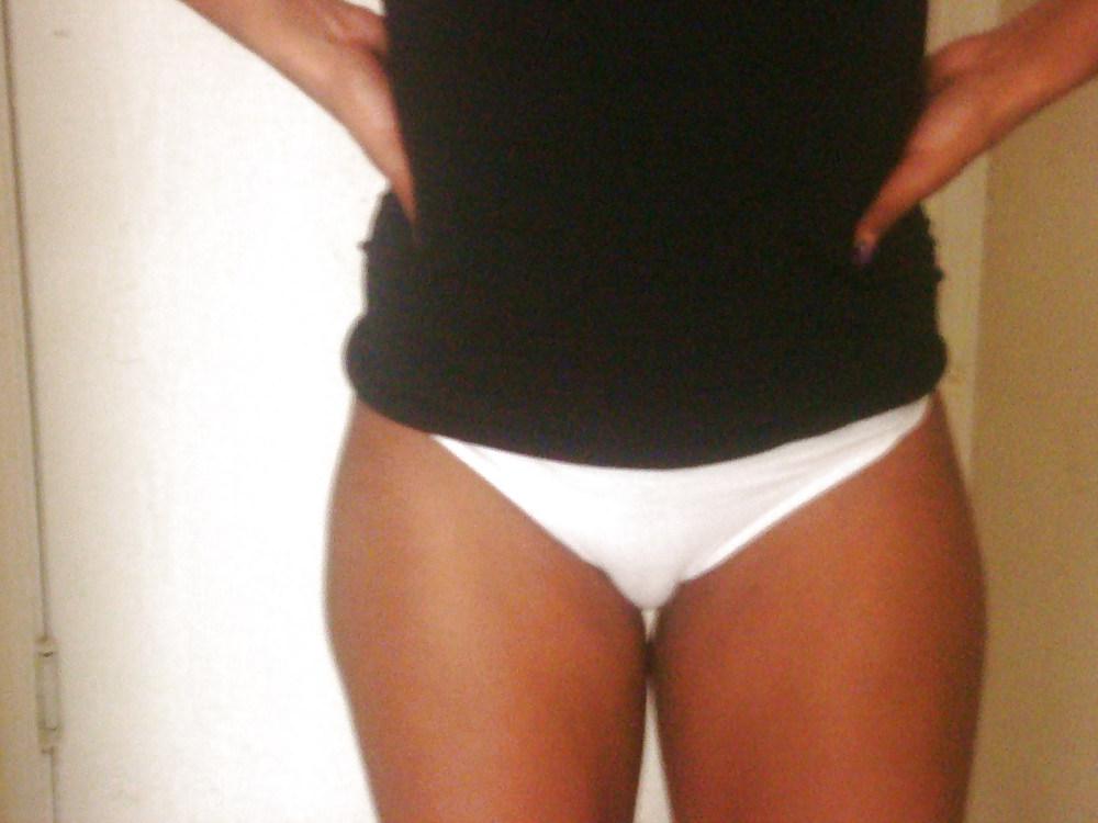 25P Real House Wife Showing Off Her Sexy Panties 5