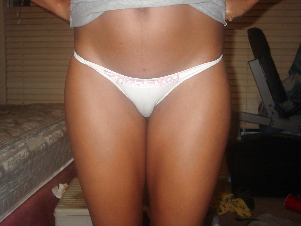25P Real House Wife Showing Off Her Sexy Panties 6