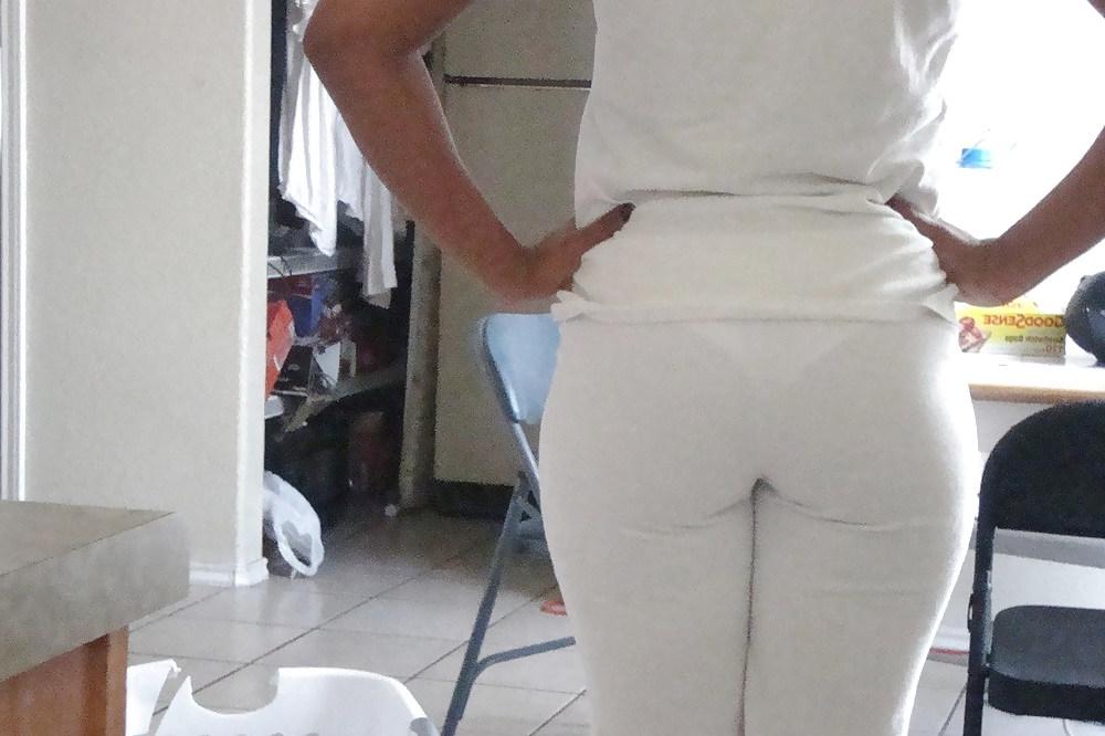 25P Real House Wife Showing Off Her Sexy Panties 6
