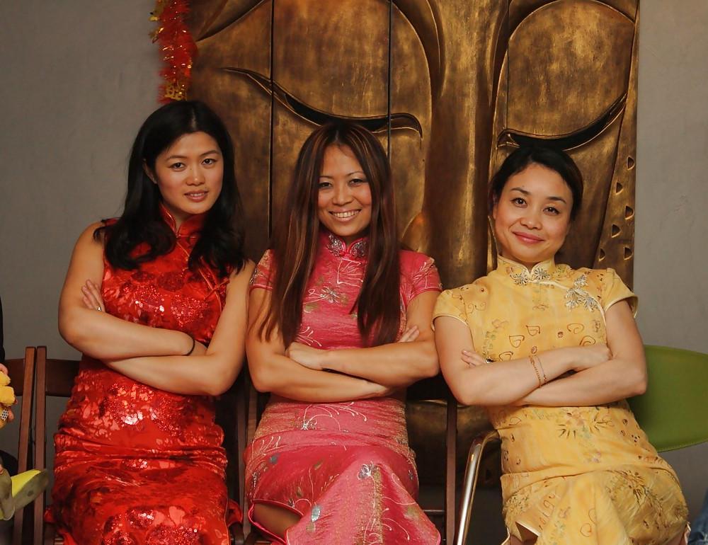11P Chinese mom and fam. How to fuck?