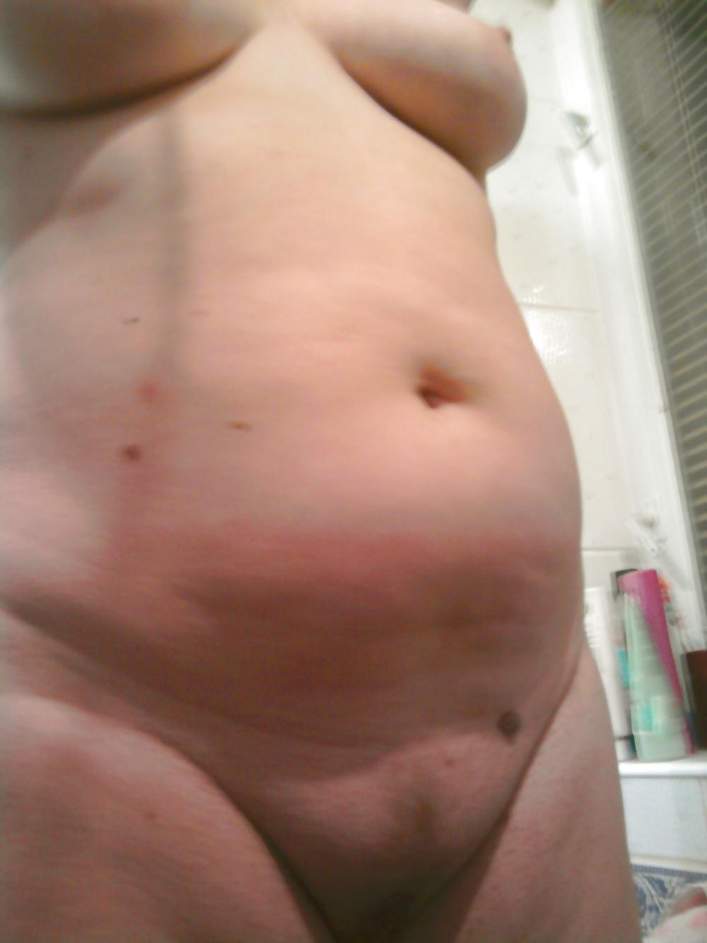 9P Mature in the bathroom