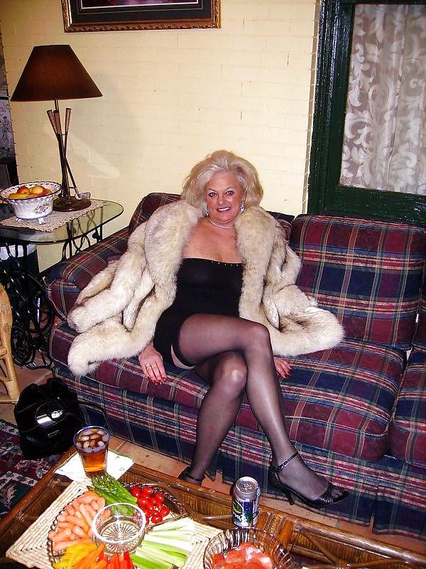 25P Mature glamour