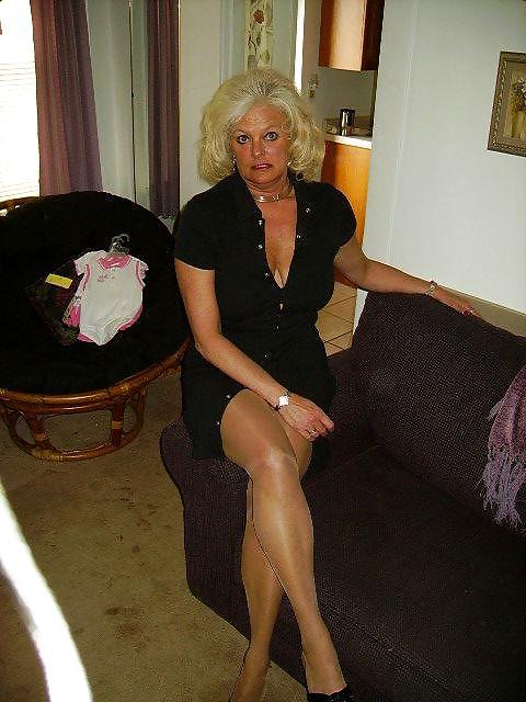 25P Mature glamour