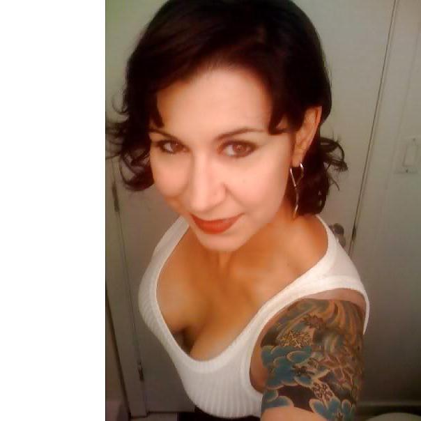 21P Short Haired Tattoed MILF