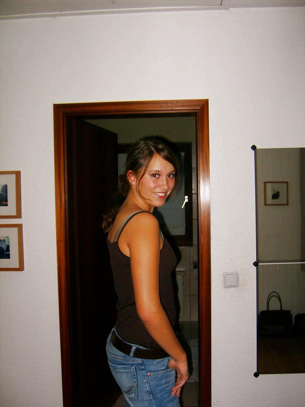 25P Queens in Jeans LVXXXXII