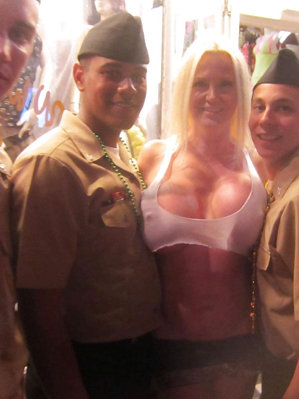 25P Lori: Public Slut