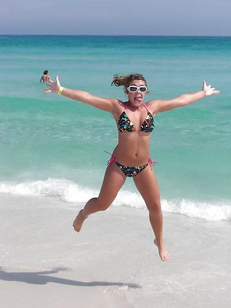 25P Comment Your fantasy about these bikini TEENS 8