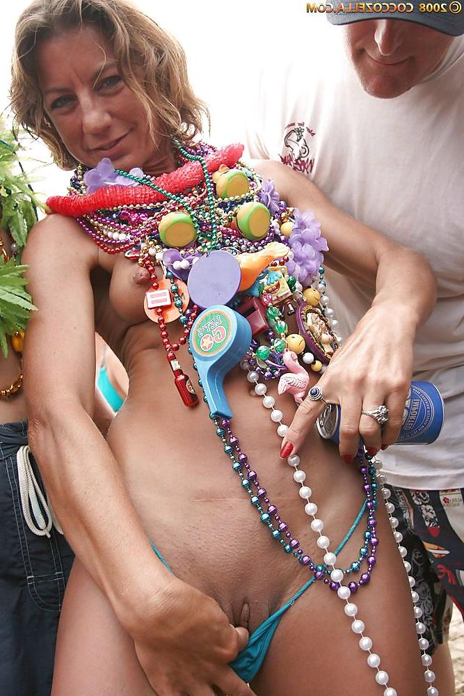 19P Public nude events