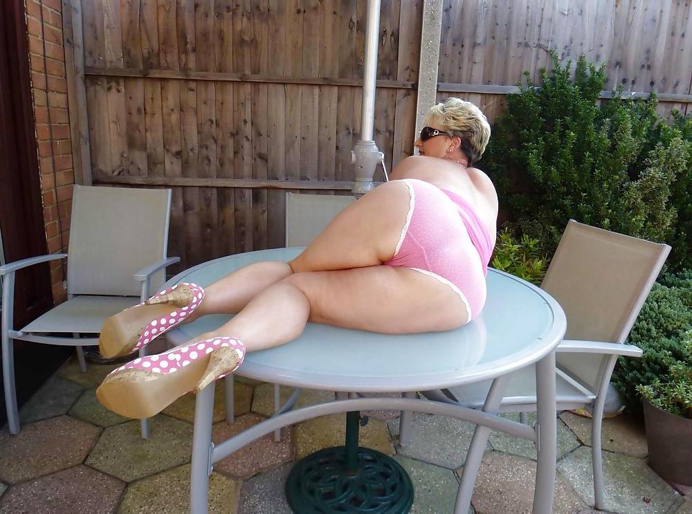 25P BIG Round & FAT Asses Outdoors! #4