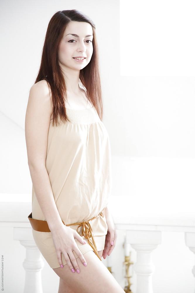 25P Beautifull brunette  Teen Model 