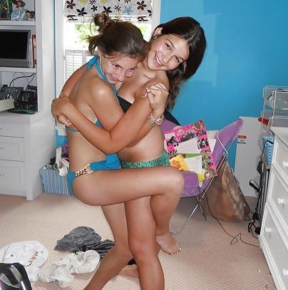 17P Bi and lesbian girls play 