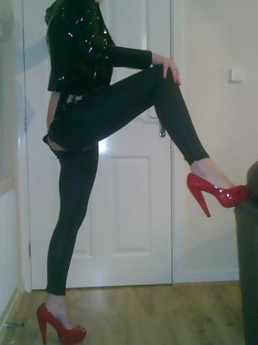22P Michaels shemale bimbo whore courtney