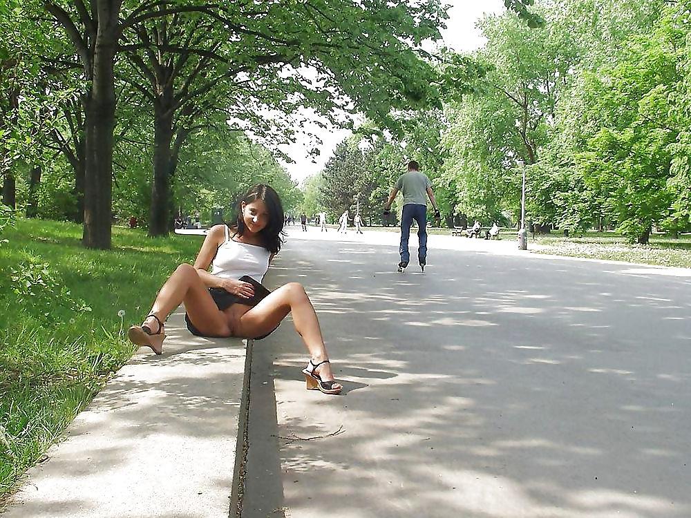 25P Public Viewing and Outdoor Sluts