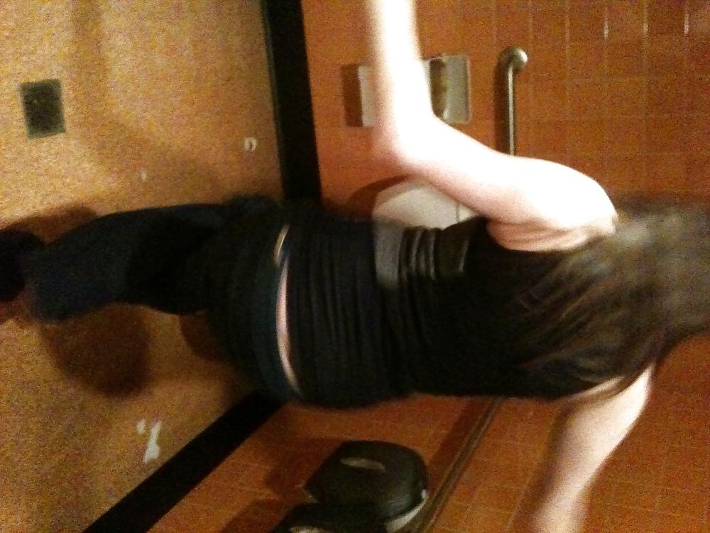 5P Ex GF in Bathroom Self Pics with friends