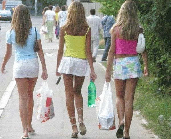 8P Miniskirt Babes