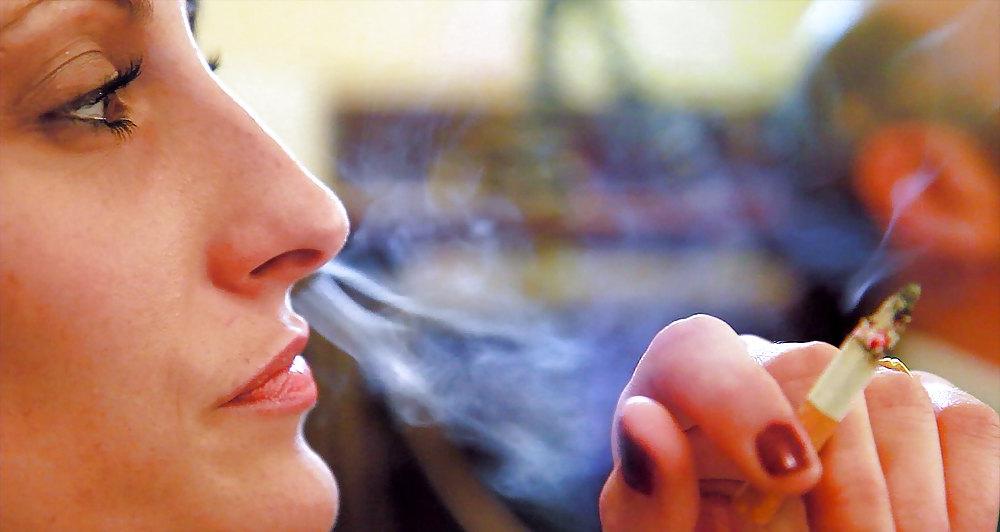 25P Glamour Smoking: Jessica