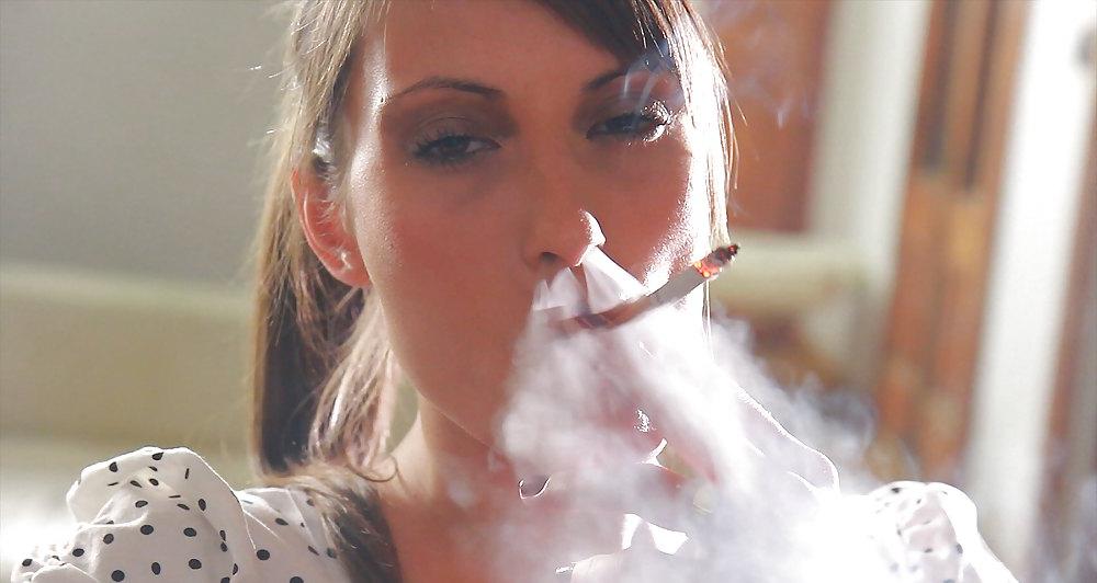 25P Glamour Smoking: Jessica