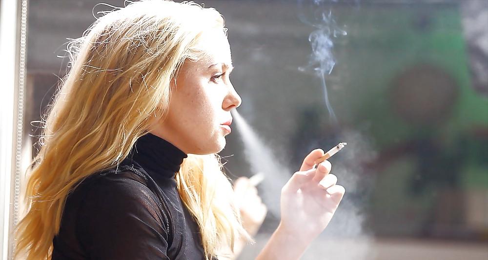 25P Glamour Smoking: Jessica