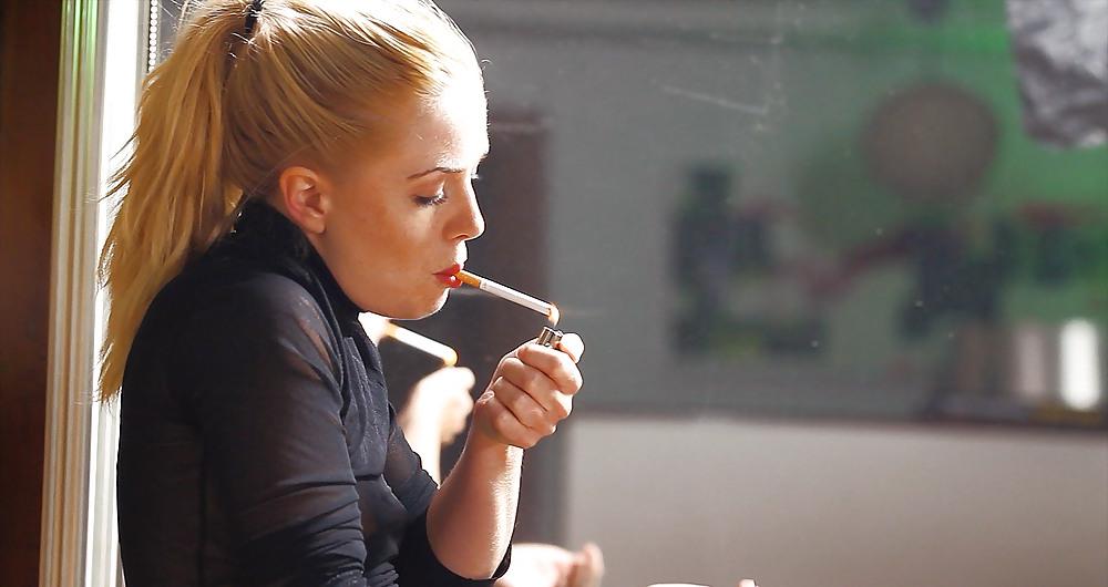 25P Glamour Smoking: Jessica
